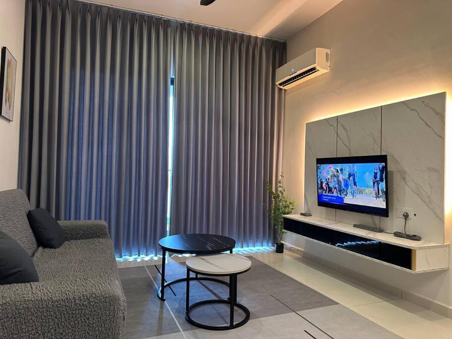 Apartment Seaview Danga Bay - Heart Of - By Cowidea