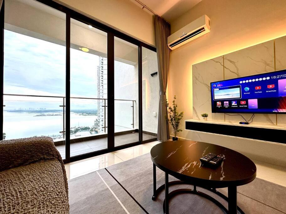 Seaview Danga Bay - Heart Of - By Cowidea